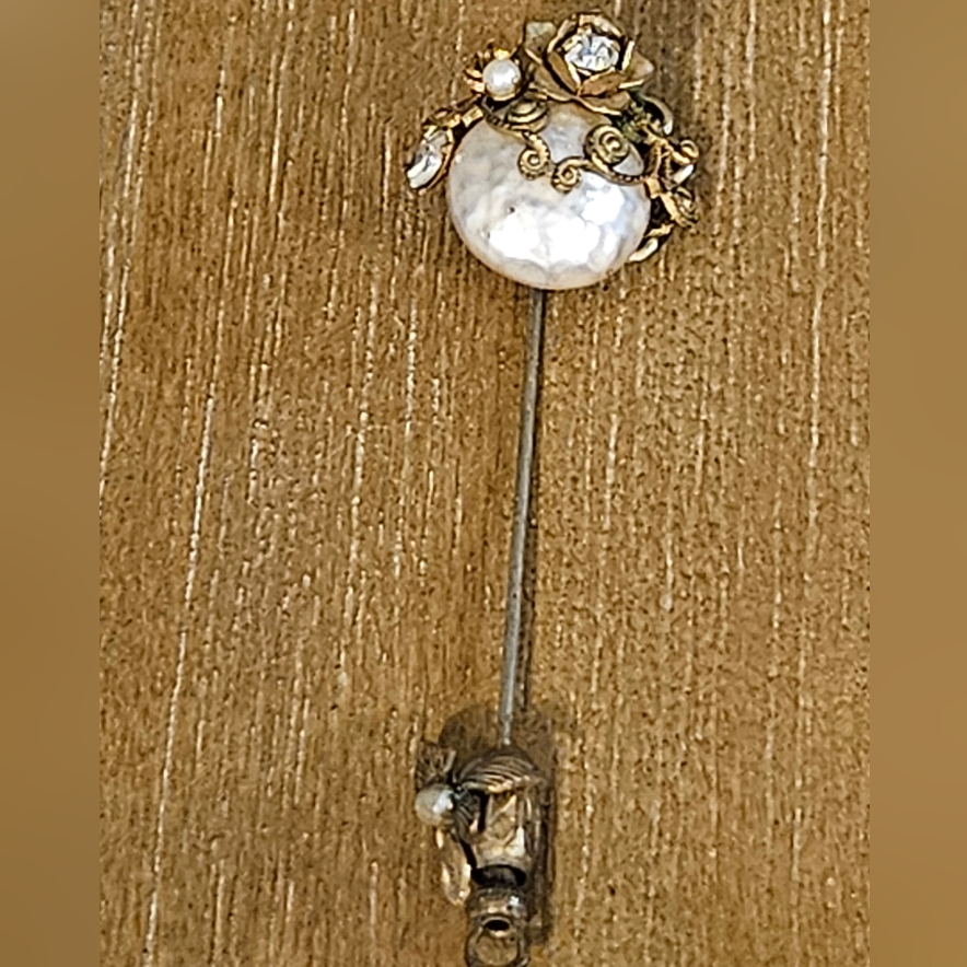 Miriam Haskell Gold Filigree Brooch With Pearl Accent 49$
